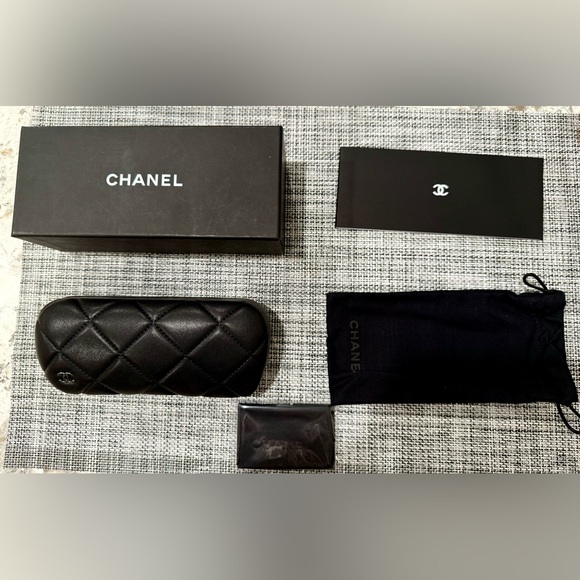 Chanel case for glasses or sunglasses . - Picture 3 of 4